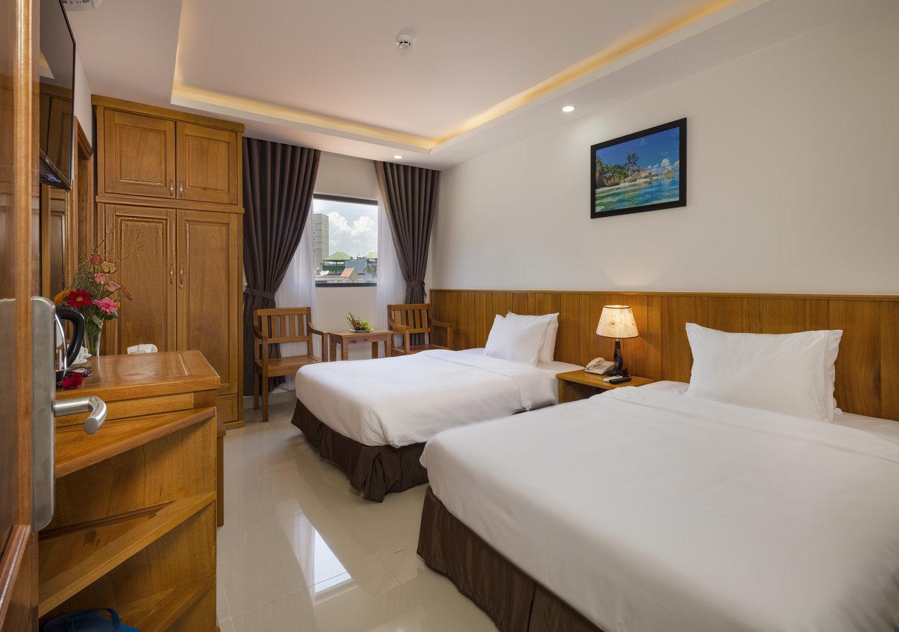 Royal Hotel Nha Trang Exterior photo